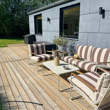 With Charming Interior On Langeland Сasa de vacaciones *